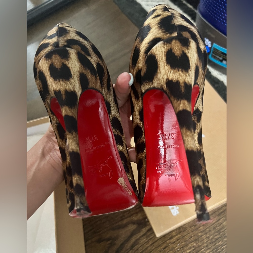 Christian Louboutin So Kate Cheetah Heel 37.5 - Picture 2 of 6